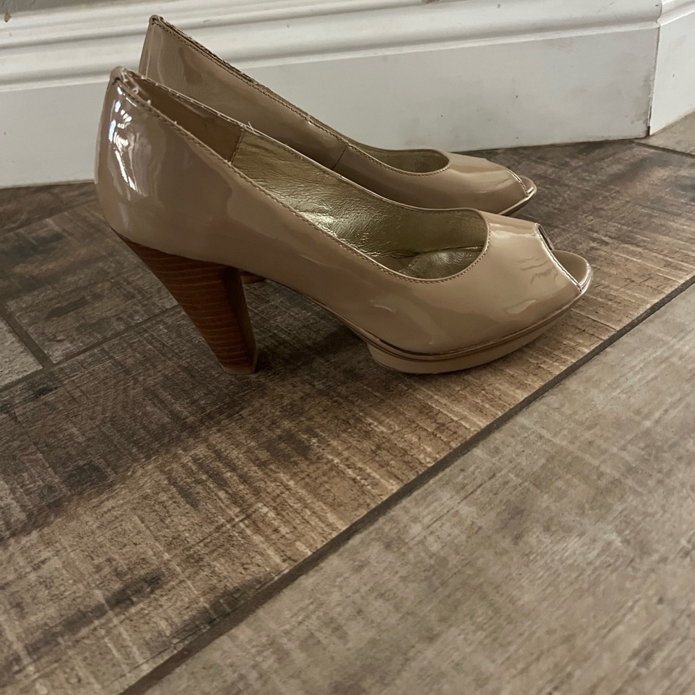 Elegant Tan Sofft Peep-Toe Heels